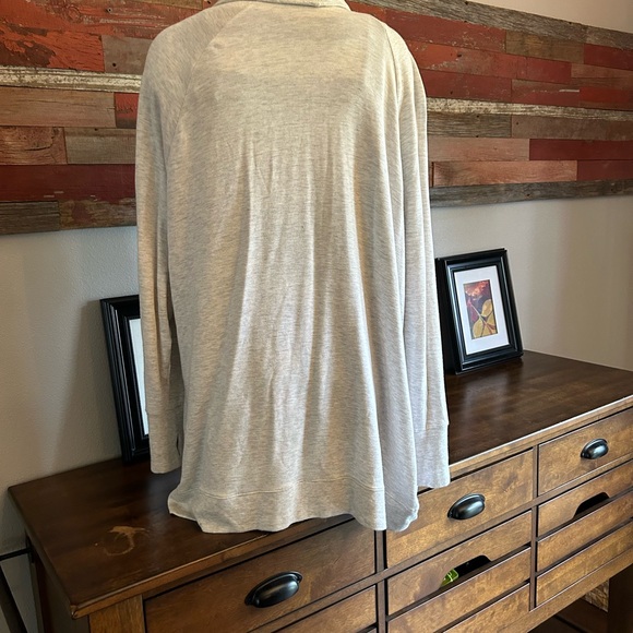 Athleta light grey stretch cardigan - Picture 4 of 6